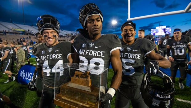 college-football-bowl-eligibility-apr-rankings-five-wins.jpg